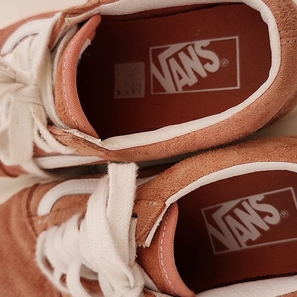 VANS Women's Classic Old Skool Pink Suede Low-Top Lace-Up Sneaker Shoe Skate 5 - Picture 2 of 7